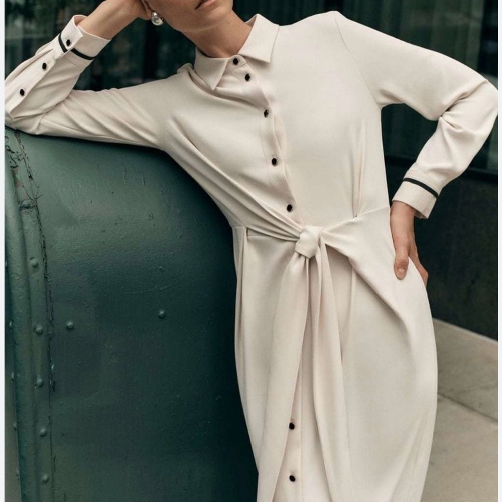 Zara Cream Garment with Black Accents - Picture 4 of 9